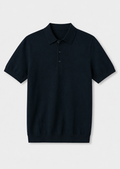 Polo de punto calado confeccionado en 100% algodón de alta calidad.