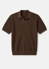 Polo de punto con estructura confeccionado en 100% algodón.
