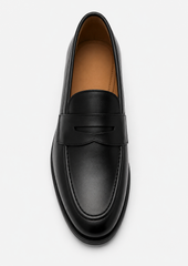 Mocasín de piel con detalle antifaz.