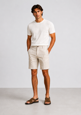 Bermudas slim fit confeccionadas en 100% lino.