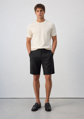 Bermudas slim fit confeccionadas en 100% lino.