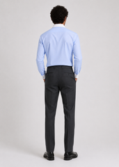 Camisa de vestir slim fit confeccionada en 100% algodón.