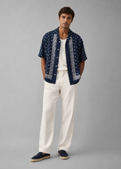 Mykonos - Camisa regular fit de tejido fluido con estampado exclusivo.
